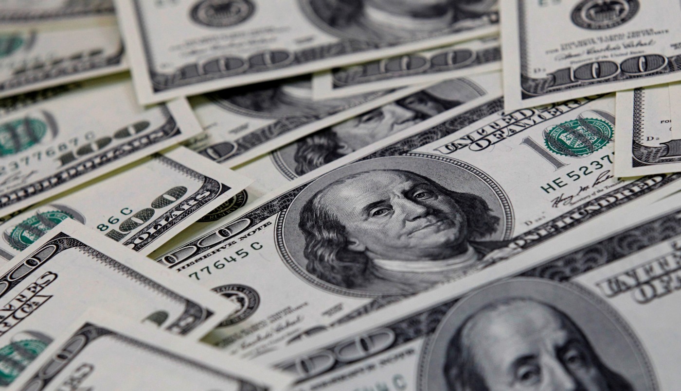 El dólar subió 20 pesos y cerró a $1400 | Política y Economía