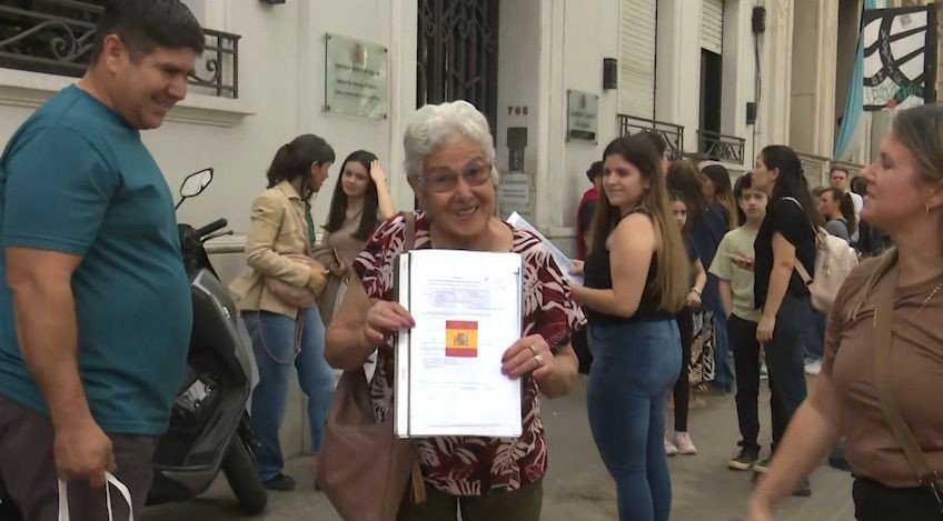 Récord de solicitudes para tramitar la ciudadanía española bajo la Ley de Nietos | Rosario y la región