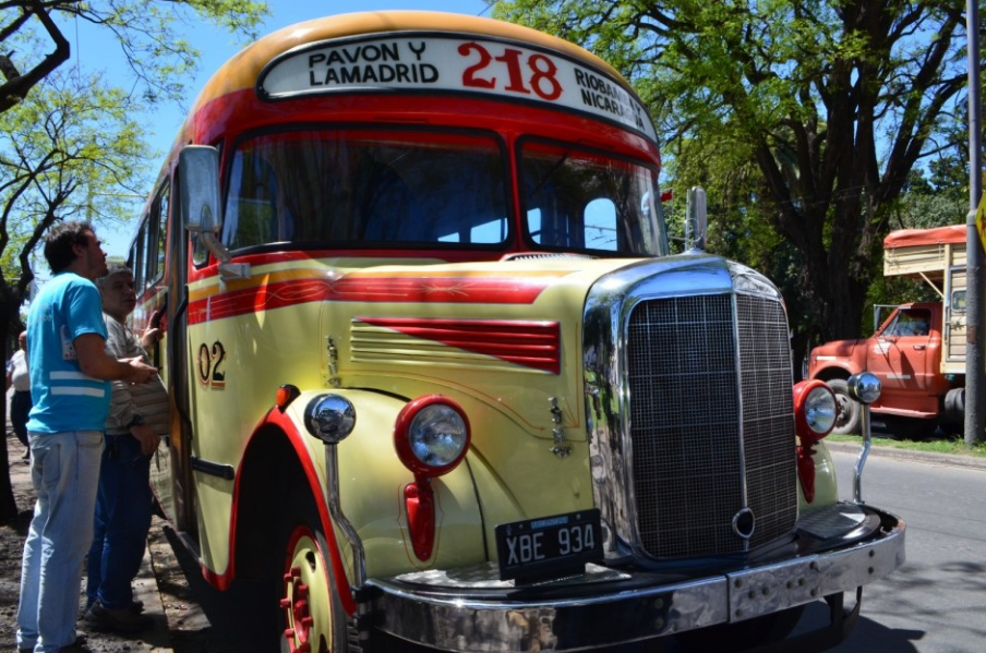 Rosario celebra 300 años de movilidad con una muestra de coches antiguos y fotos | Rosario y la región