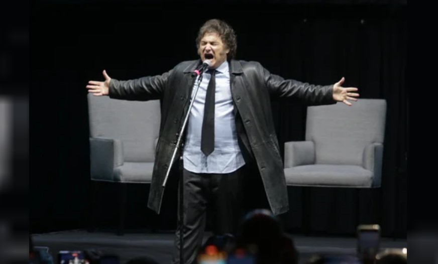 Javier Milei inicia la semana con el lanzamiento de su libro y un show musical | Política y Economía
