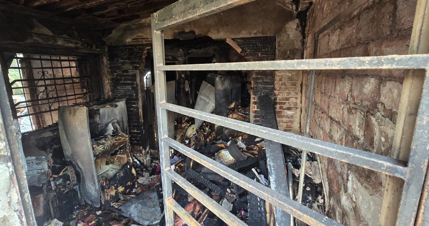 Incendio en una casa de pasillo: fallecieron tres perros y las pérdidas fueron totales | Rosario y la región