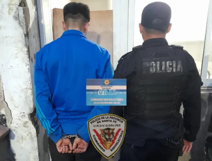 Tres detenidos y secuestros de vehículos en operativo contra robo a agencia automotriz | Rosario y la región