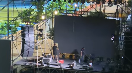 Preparativos para el cierre de campaña de Milei: escenario montado y vallado en el Parque España | Rosario y la región