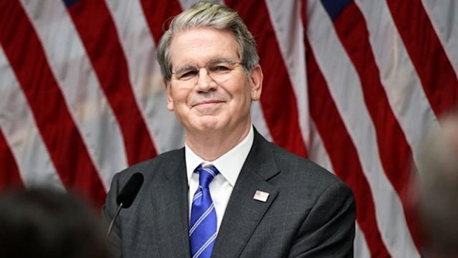 Bessent pide una reacción "entusiasta" de los mercados al triunfo electoral de Milei | Internacionales