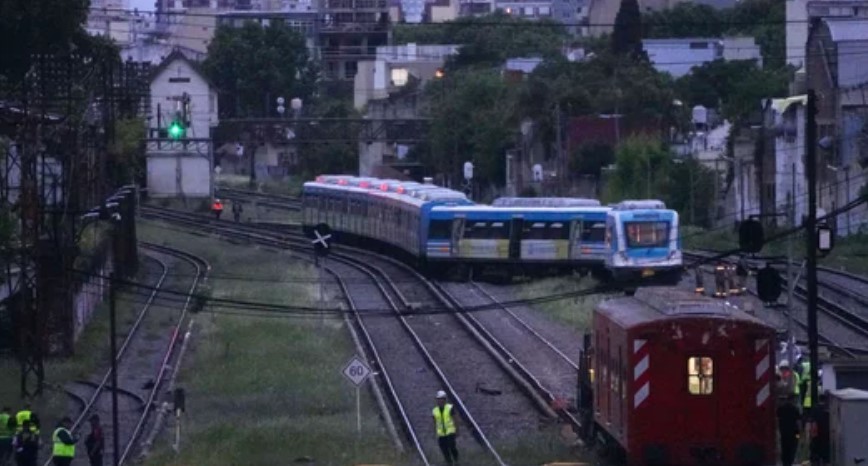 Se conocieron los resultados de la pericia al maquinista del tren que descarriló en Liniers | Información General