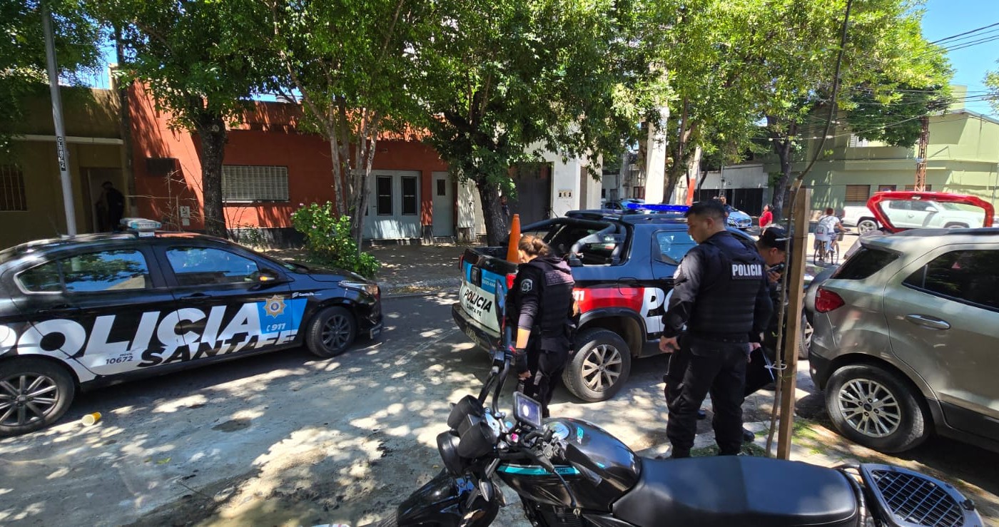 Vecinos denunciaron que un niño de 4 años estaba encerrado en un balcón | Rosario y la región