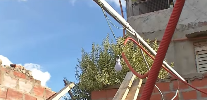 La tormenta les voló el techo de la casa y quedaron a la intemperie | Rosario y la región