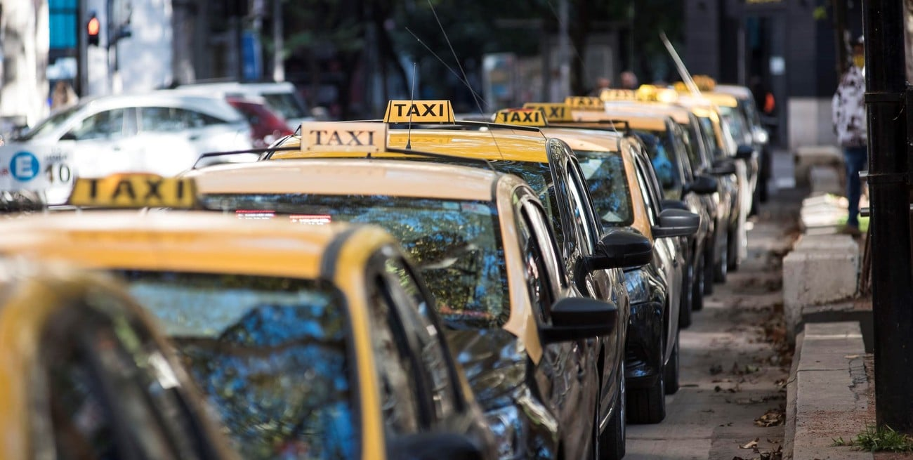 Del pedido al rechazo: los taxistas ahora piden frenar el aumento del 30% solicitado | Rosario y la región