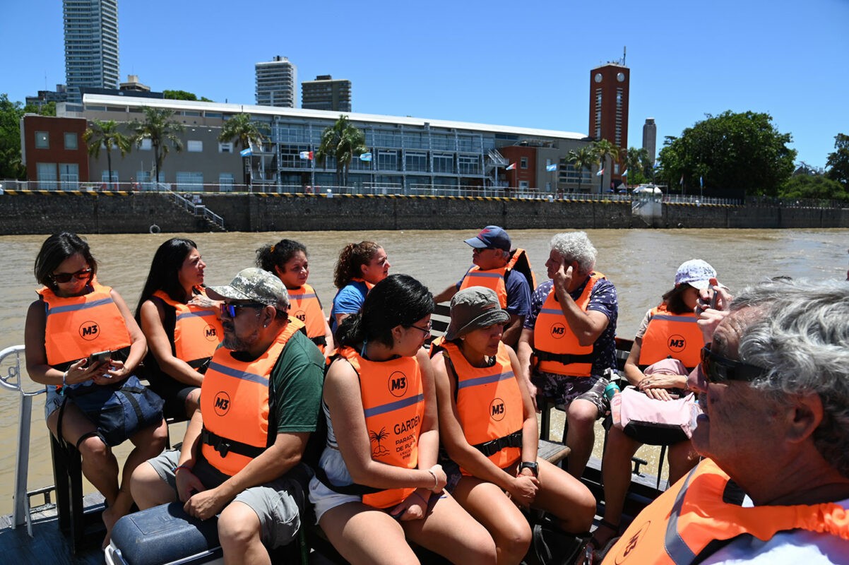 Tras un enero récord, continúan los cruces al Banquito San Andrés desde La Fluvial: precios y horarios | Rosario y la región