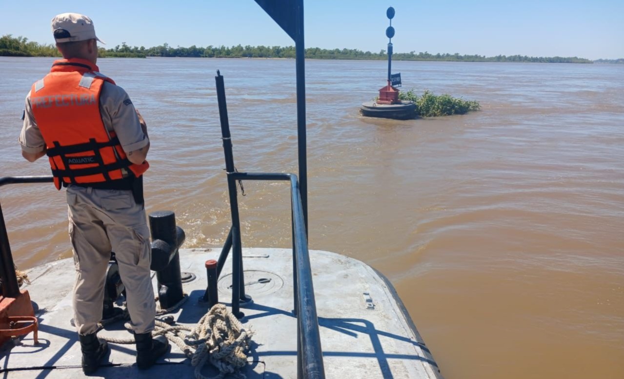 Intensa búsqueda en el Río Paraná: sigue desaparecido un hombre tras el choque de una embarcación | Rosario y la región