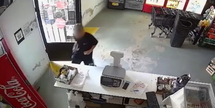 Cinco jóvenes robaron en una verdulería de Funes: saltaron la reja y forzaron la puerta de ingreso | Información General