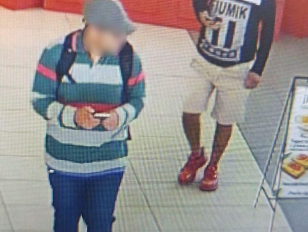 Robo a mano armada en un shopping: dos ladrones asaltaron una joyería y huyeron en contramano | Rosario y la región