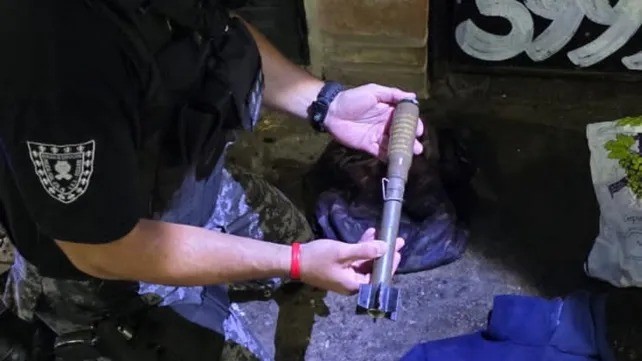 Encontraron una granada de guerra dentro de una mochila | Rosario y la región
