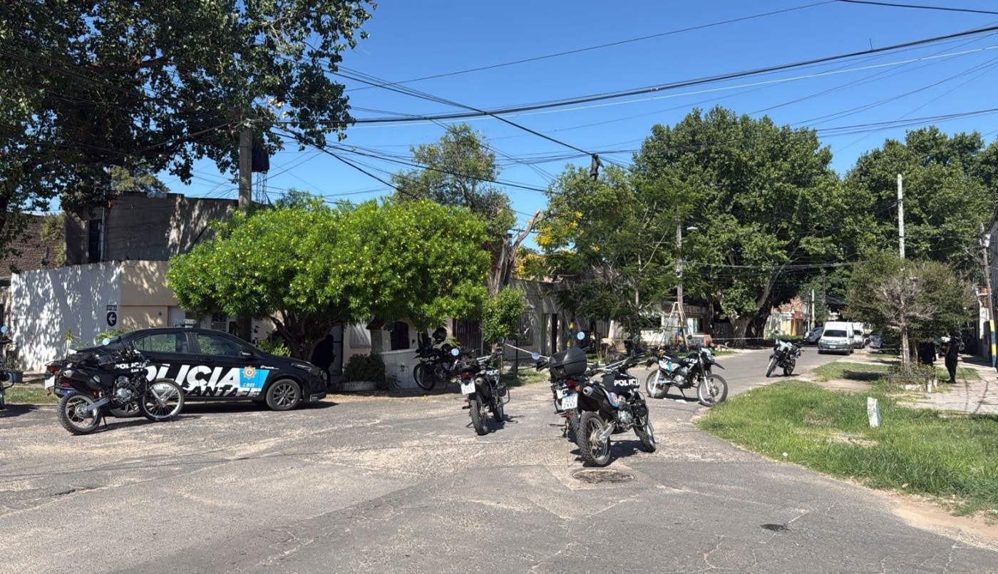 Un adolescente de 16 años murió tras ser baleado en la zona de Esmeralda y Biedma | Rosario y la región