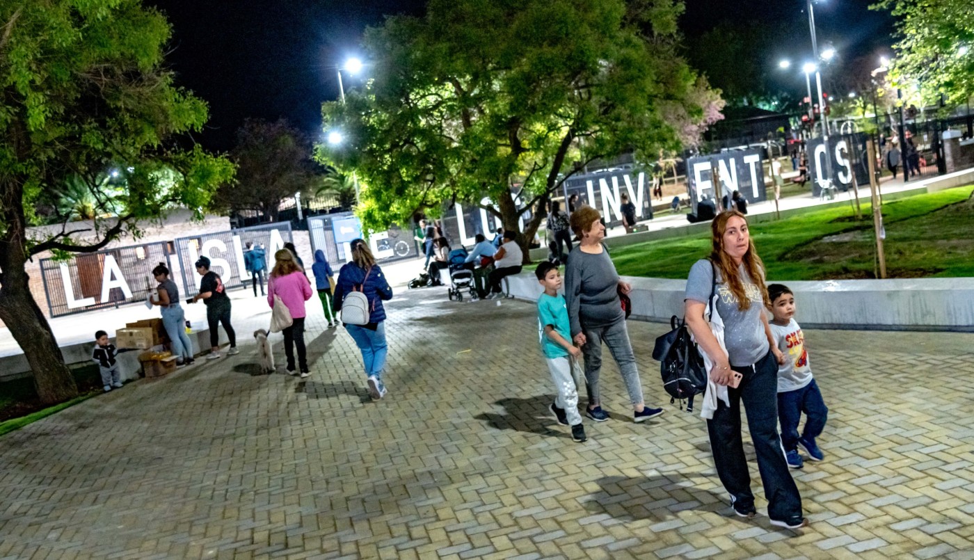 La Isla de los Inventos abre hasta más tarde de jueves a sábados | Servicios