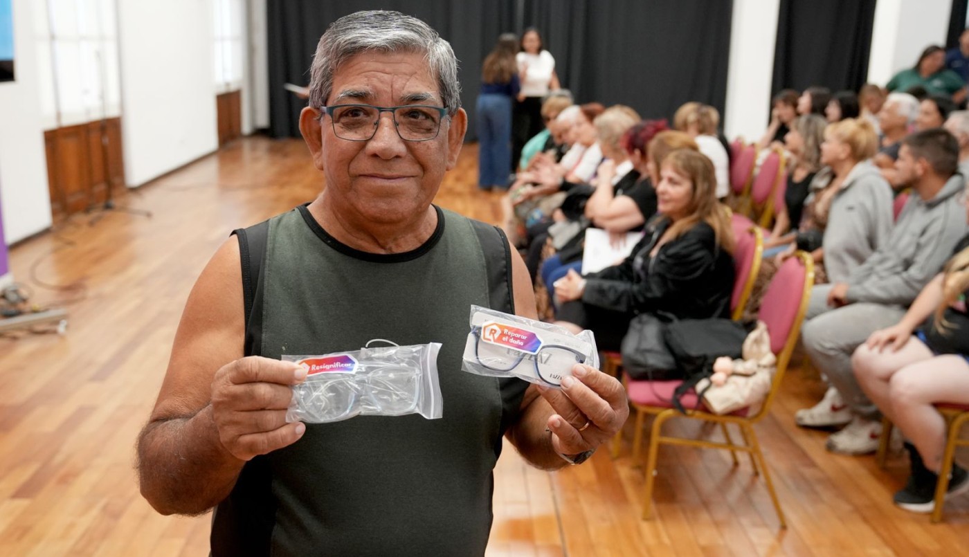 Provincia entregó 170 marcos de lentes a jubilados | Rosario y la región
