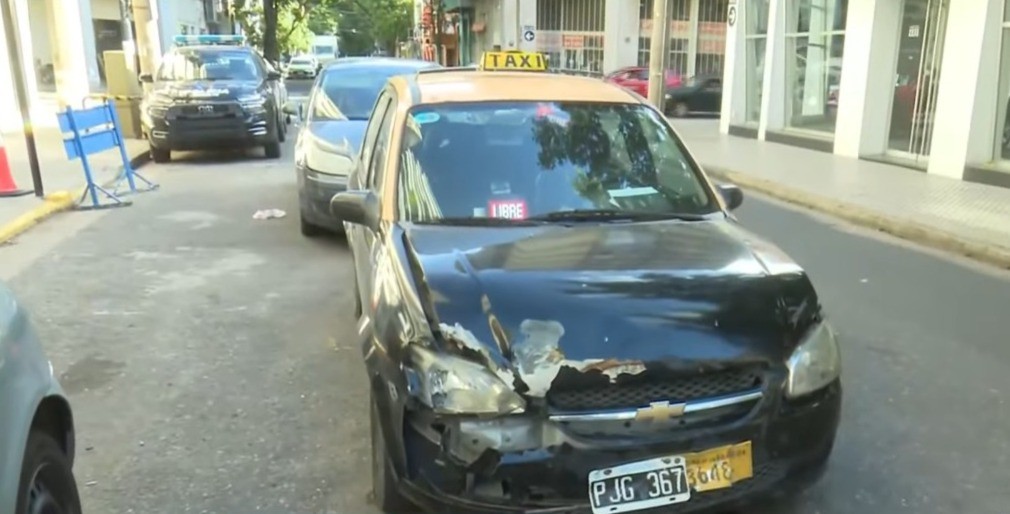 Un taxista sufrió un violento robo: un delincuente lo amenazó de muerte con un arma blanca | Rosario y la región