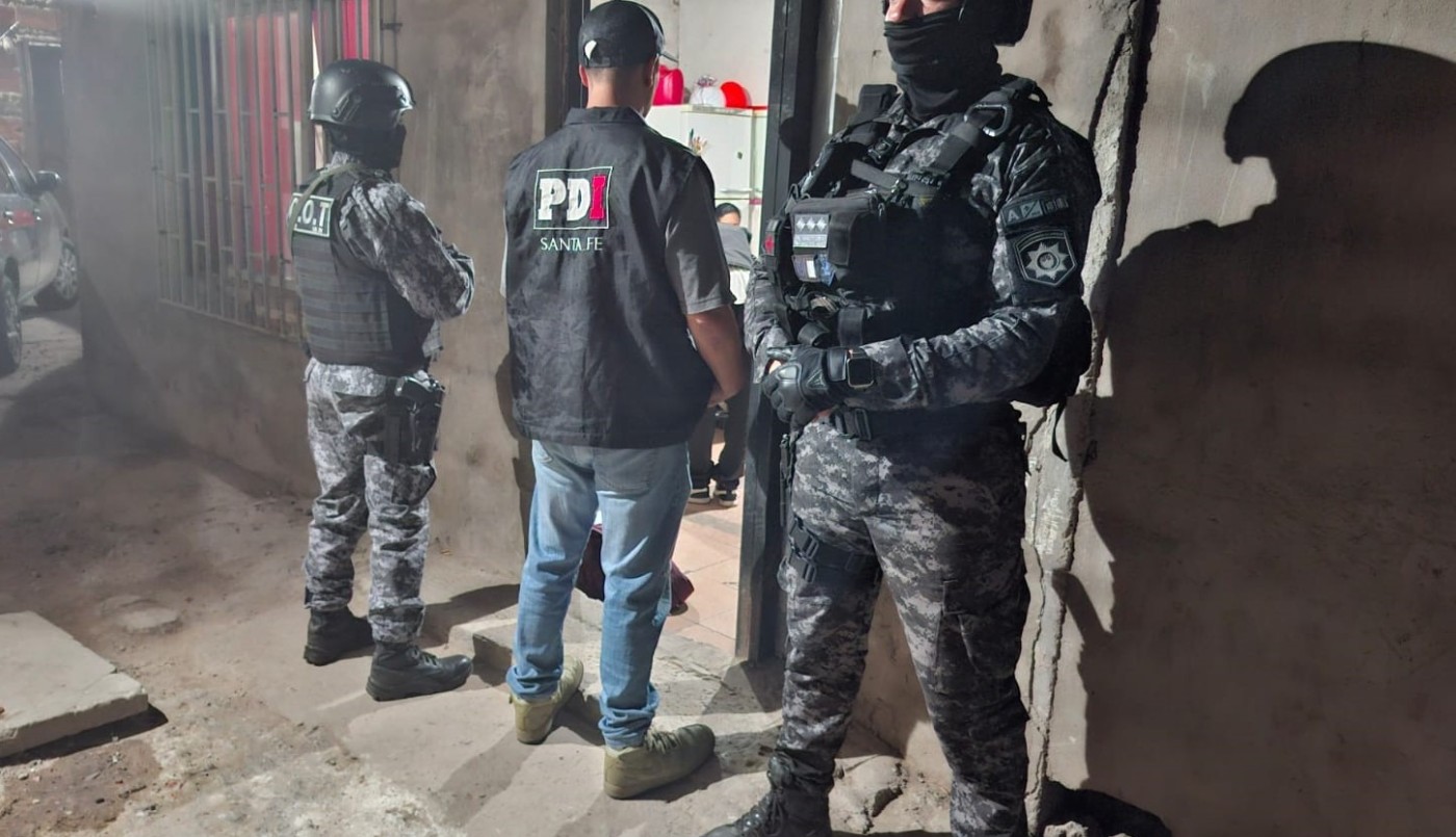 Avanza la investigación por el triple crimen en Las Flores: diez allanamientos de la PDI | Rosario y la región