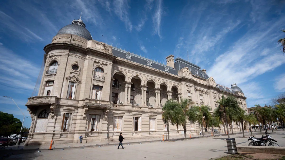 Comienzan las paritarias en Santa Fe: aumentos atados a la inflación y a los recursos provinciales | Información General