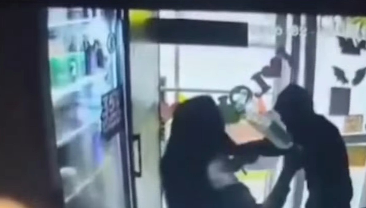 Violento robo en un kiosco de Arroyo Seco: la comerciante se defendió a botellazos | Información General