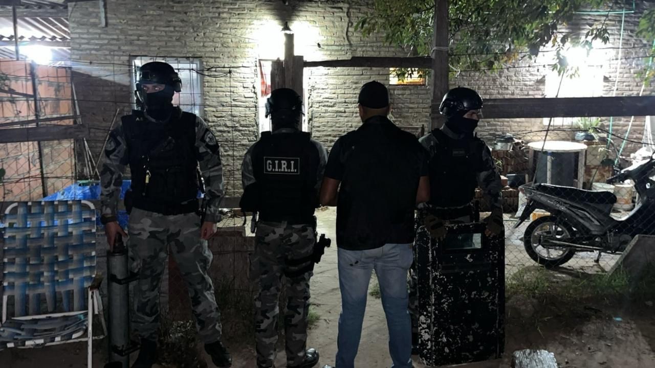 Cuatro detenidos en cinco allanamientos por el caso de un menor baleado | Rosario y la región