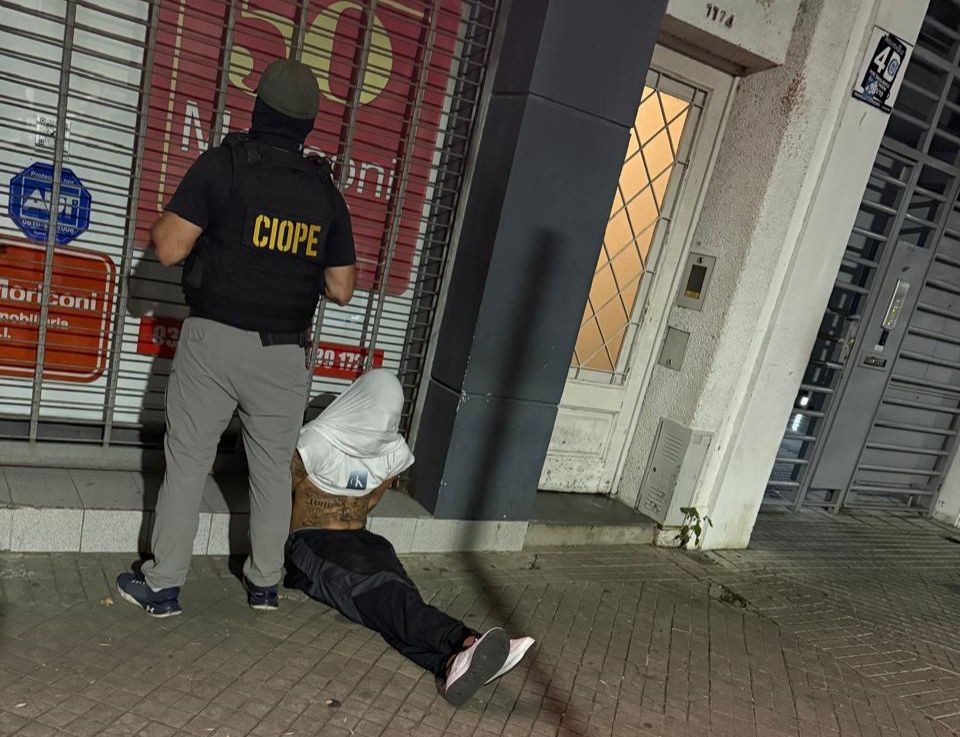 Capturaron a un prófugo vinculado a la banda “Los Menores” en Rosario tras un operativo de inteligencia | Rosario y la región