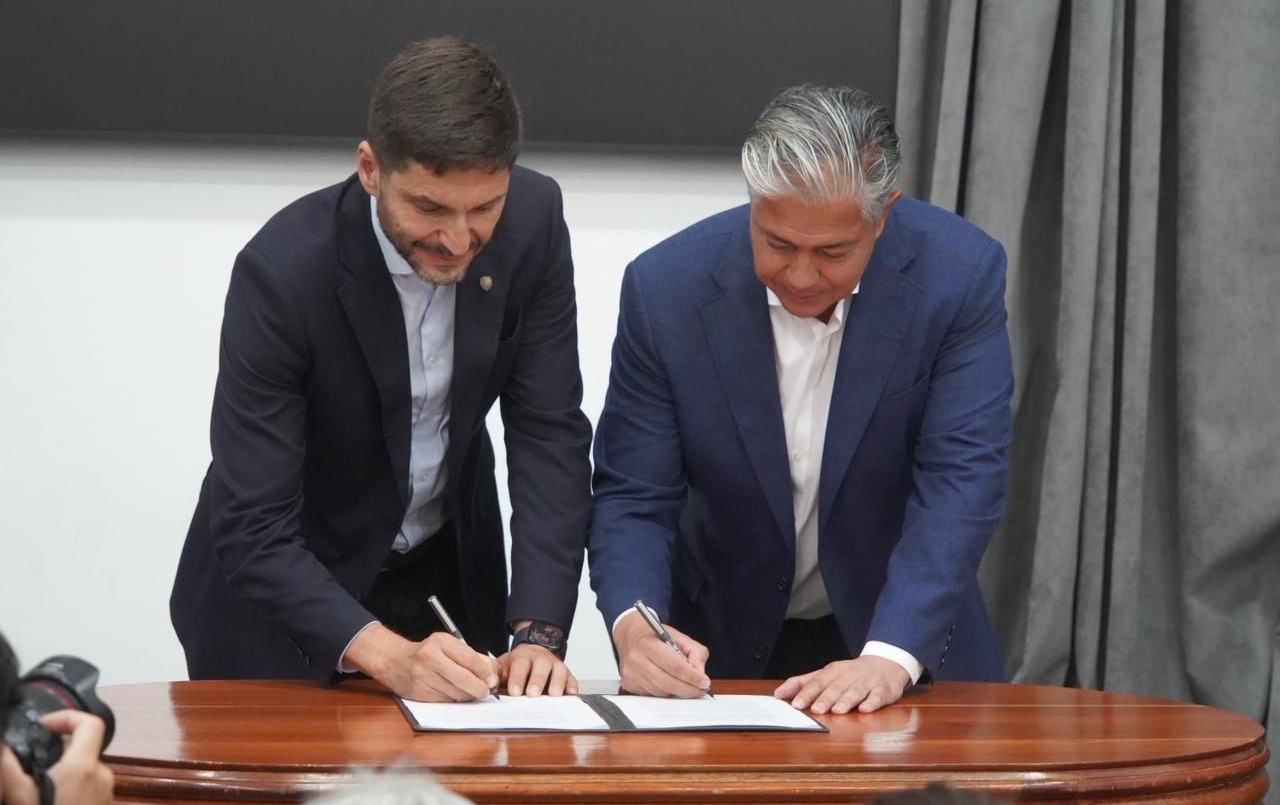 Pullaro firmó acuerdo en Neuquén para sumar empresas santafesinas a Vaca Muerta | Información General