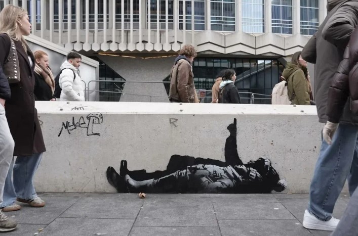 Banksy vuelve a Londres con murales que denuncian la crisis habitacional | Internacionales
