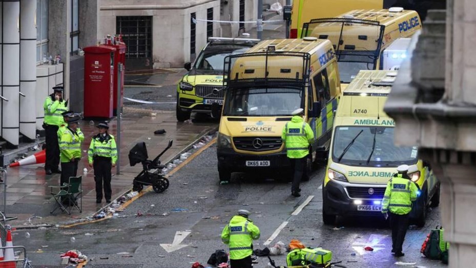 Hombre que embistió a la multitud en festejos del Liverpool se declara culpable | Internacionales