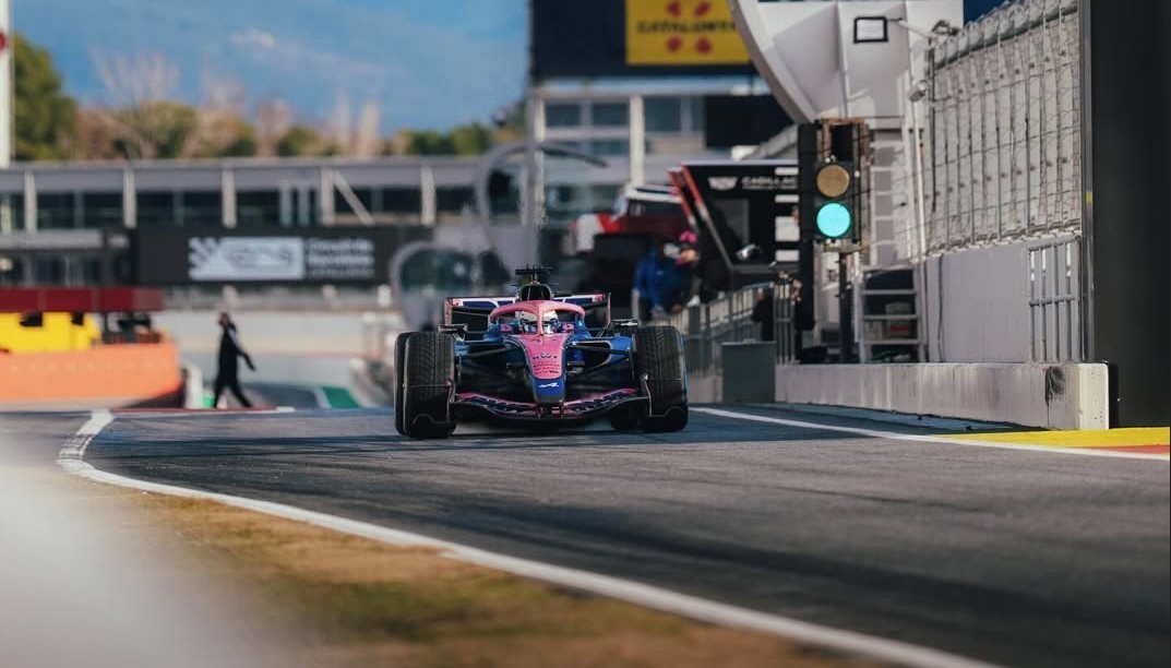 Franco Colapinto completó 28 vueltas con el nuevo Alpine A526 en los ensayos de F1 en Barcelona | Deportes