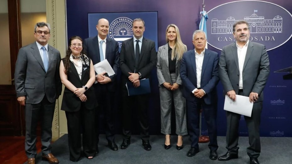 Adorni confirmó que los proyectos del Consejo de Mayo irán al Congreso | Política y Economía