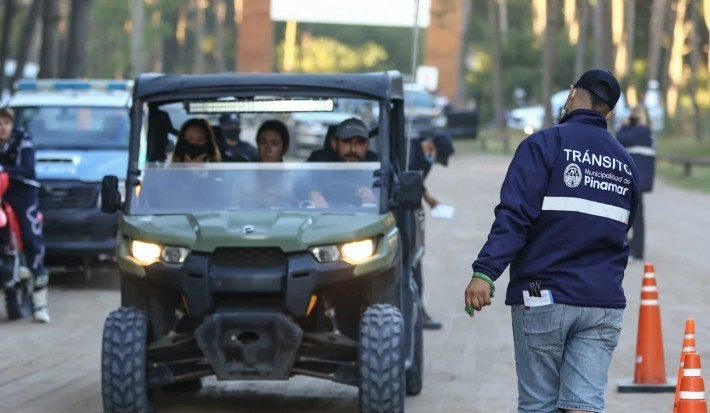 Pinamar: el intendente calificó de “inadaptados” a los conductores que provocan accidentes en los médanos | Información General