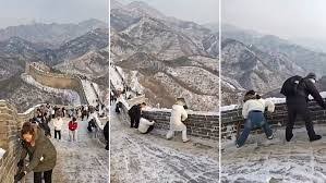 La Gran Muralla China se convierte en una “pista de hielo” tras intensa nevada en Badaling | Información General