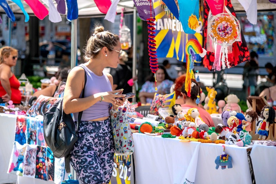 Feria Especial de Reyes y colecta solidaria en la plaza Pringles | Servicios
