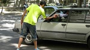 Dos proyectos buscan eliminar a los cuidacoches en Santa Fe, pero aún no se debaten | Rosario y la región