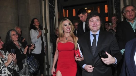 Milei se mostró en un teatro de Mar del Plata y crecen las versiones de acercamiento con Fátima Florez | Espectáculos