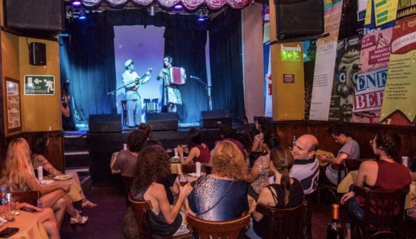 El histórico bar Berlín de Rosario se despide con una feria y recuerdos para sus habitués | Rosario y la región