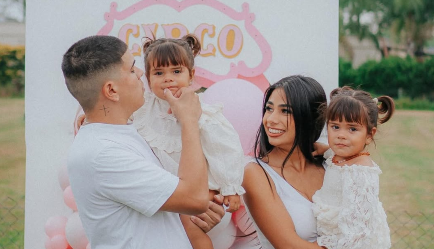 Daniela Celis compartió la adorable sesión de fotos de sus gemelas Aimé y Laia para Pascuas 2026 | Espectáculos