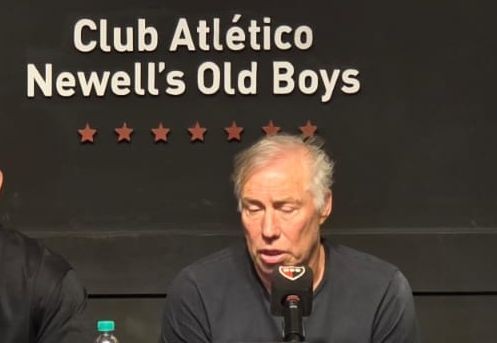 La derrota ante Lanús tuvo consecuencias: Sensini renunció a su cargo en Newell’s | Deportes