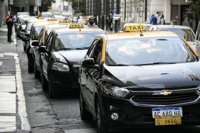 Proponen cambios en la tarifa de taxis con descuentos ilimitados en Rosario | Rosario y la región