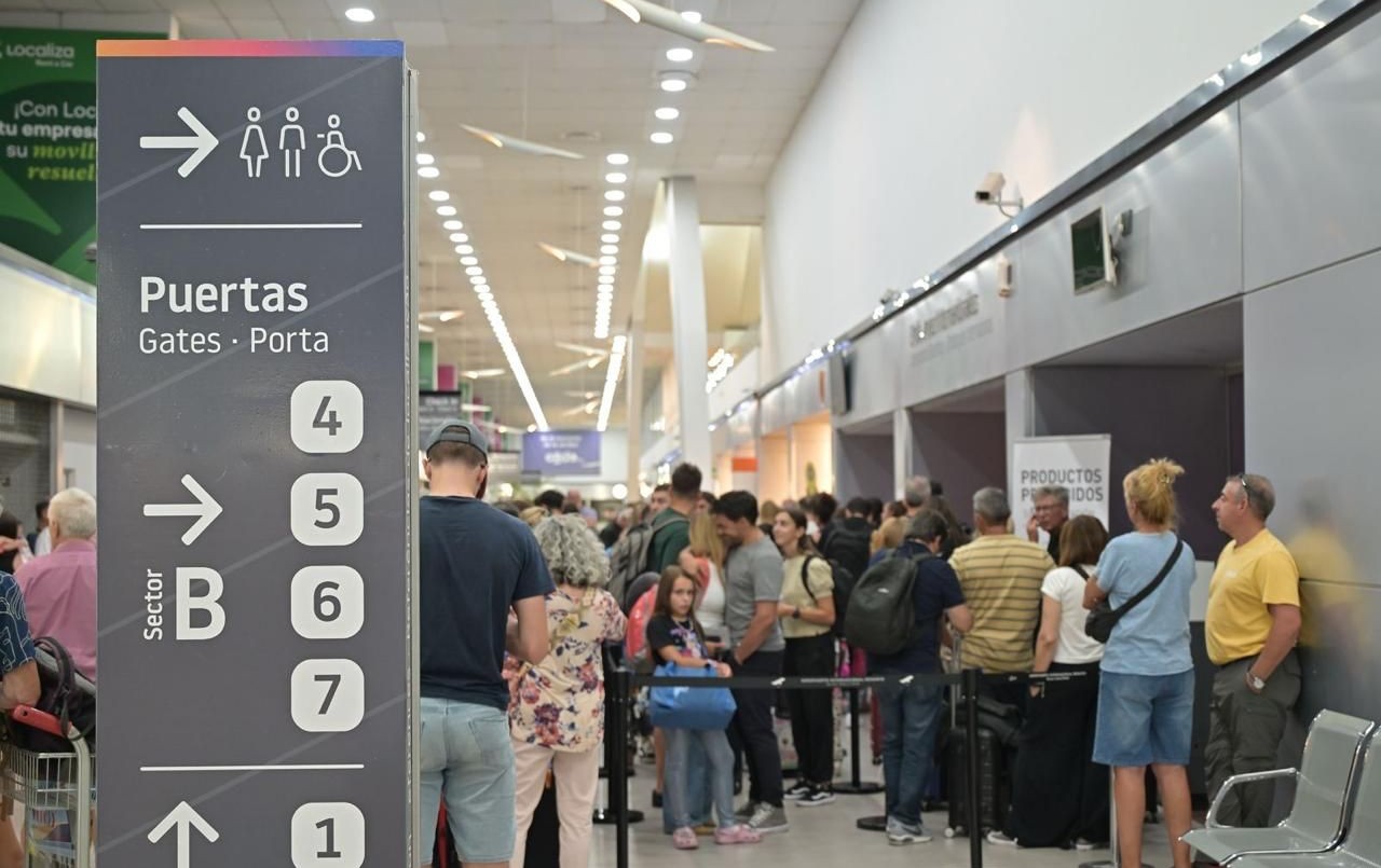 El Aeropuerto de Rosario refuerza su conectividad con vuelos semanales a destinos invernales | Rosario y la región