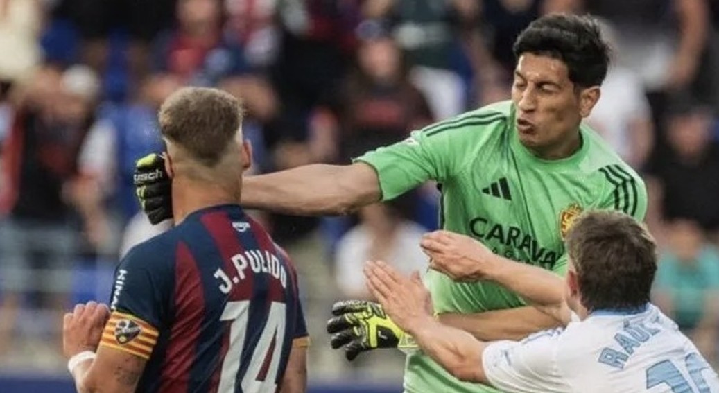 Histórica sanción para Esteban Andrada en España: 13 fechas por una agresión en el clásico aragonés | Deportes