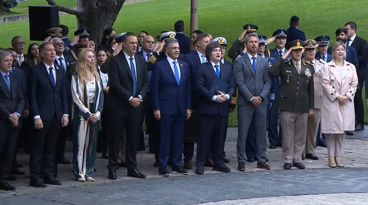 Milei encabeza el acto por el Día del Veterano y de los Caídos en la Guerra de Malvinas | Información General