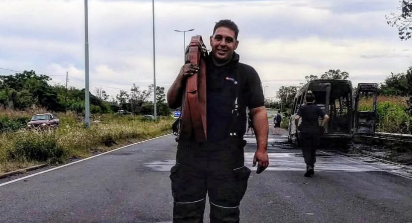 Un bombero murió y tres más resultaron gravemente heridos al ser atropellados mientras combatían un incendio | Información General