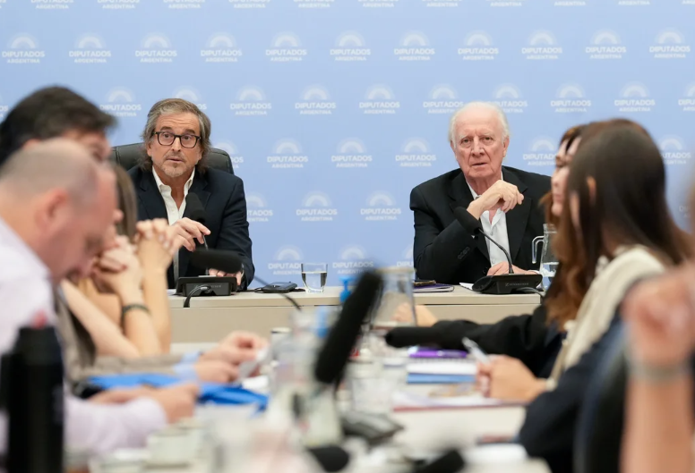 El oficialismo dictaminó el Presupuesto 2026 y buscará aprobarlo mañana en el recinto | Política y Economía