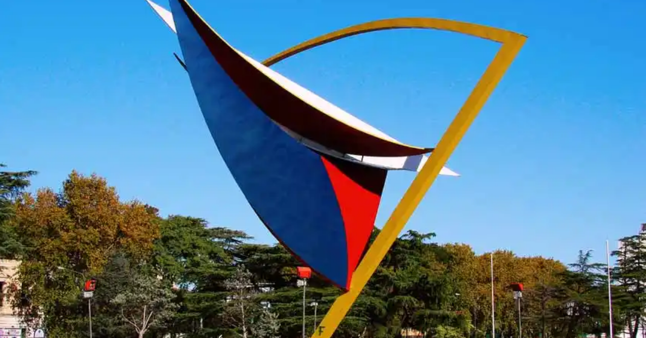 Restauran la escultura de Pérez Celis en el Mercado del Patio | Rosario y la región