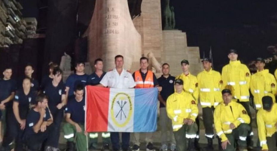30 brigadistas santafesinos viajan para combatir el fuego en Chubut | Rosario y la región