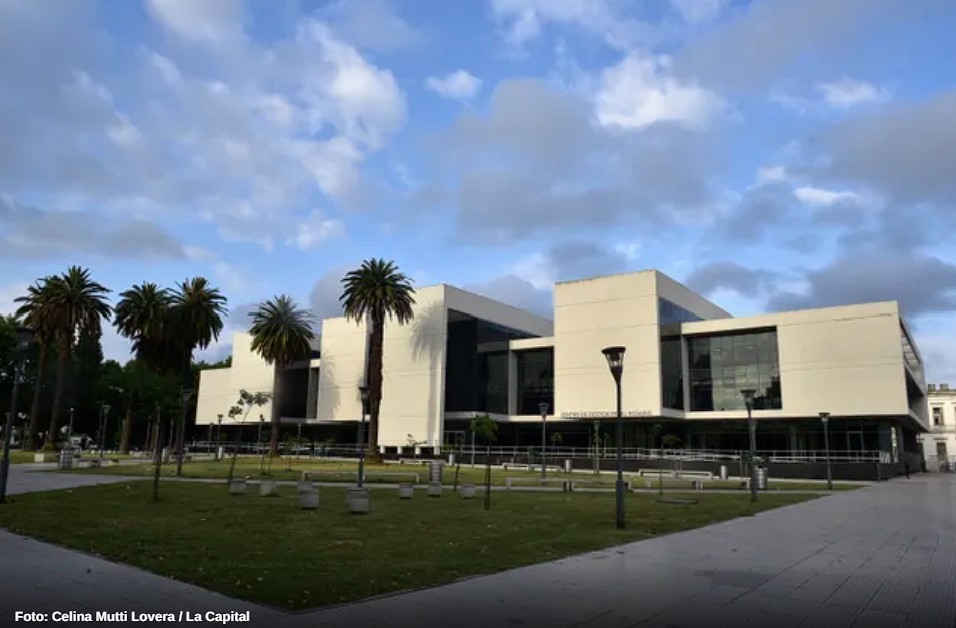 Comenzó el juicio a 21 policías por torturar a siete jóvenes en las Cuatro Plazas | Rosario y la región