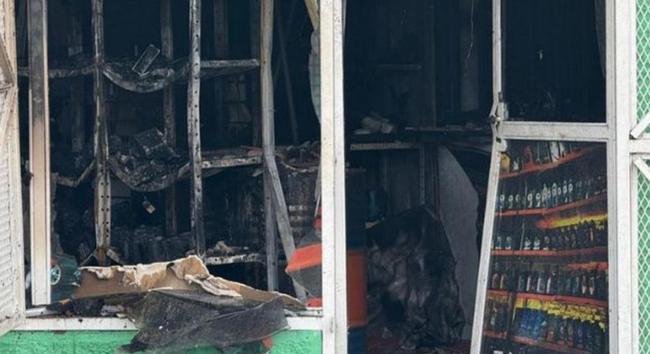 Incendio en un local de repuestos para motos | Rosario y la región