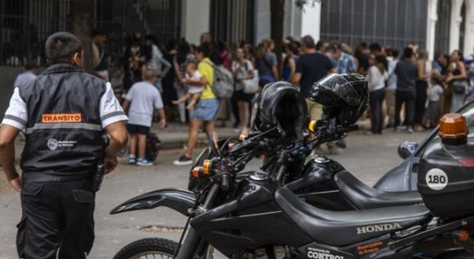 Más agentes para ordenar el tránsito en las escuelas | Rosario y la región